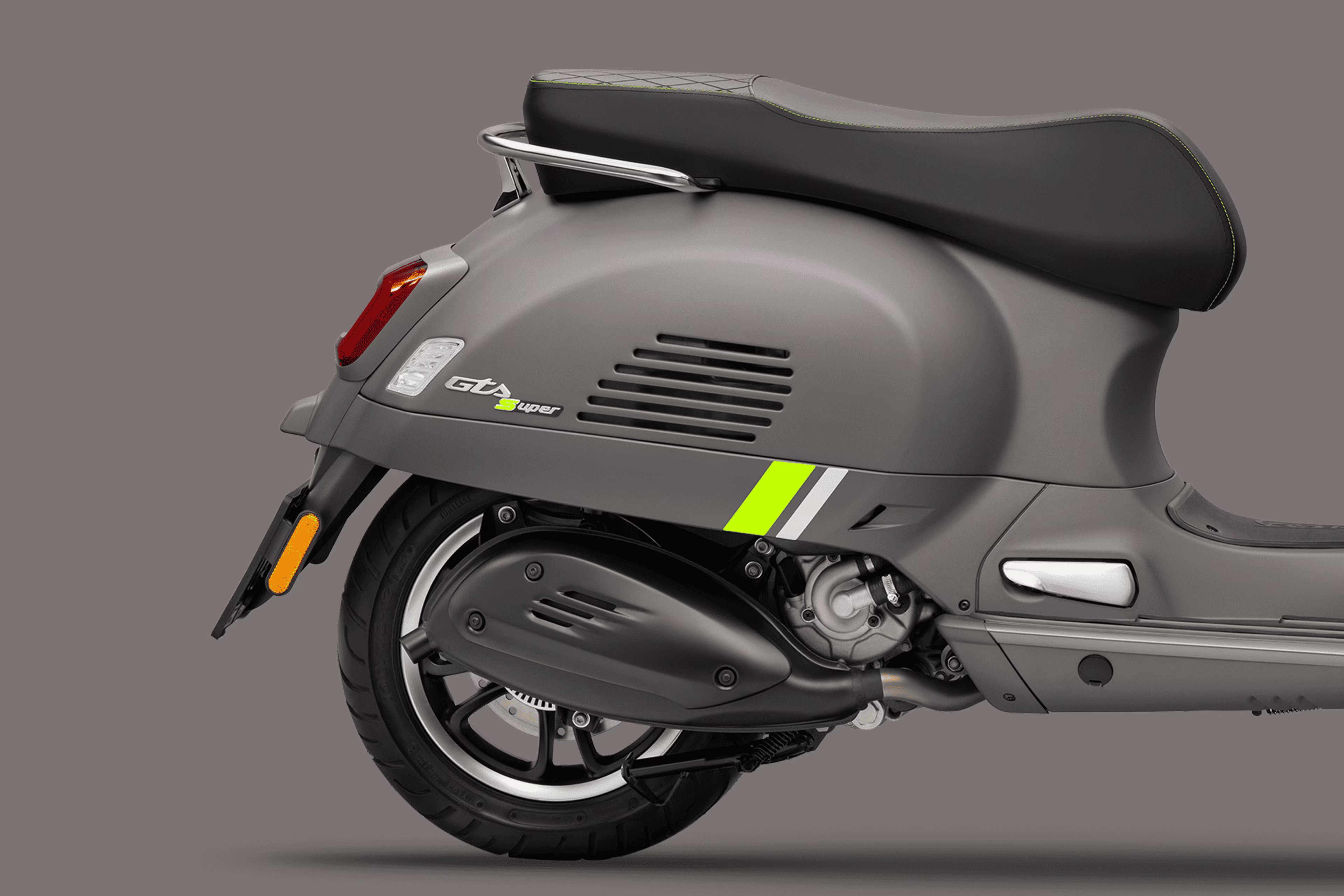 2025 Vespa GTS SuperTech 300: Smart, Stylish, and Powerful Scooter with Advanced Technology and Premium Comfort