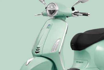 2025 Vespa Primavera 150 Batik